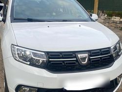 Weiß Gebraucht 2018 Dacia Sandero Limousine | 10.200 €