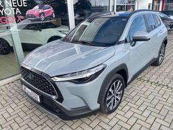 Manhattengrau met. Gebraucht 2023 Toyota Corolla Cross Team SUV | 29.900 € (Guter Preis)