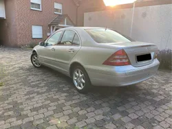 Silber Gebraucht 2002 Mercedes C200 Elegance Limousine | 7.699 €