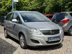 Silber Gebraucht 2011 Opel Zafira Innovation Van / Kleinbus | 4.999 € (Fairer Preis)