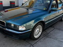 Grün Gebraucht 1995 BMW 740 Limousine | 7.500 €