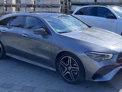 Grau Gebraucht 2024 Mercedes CLA200 AMG line Kombi | 39.900 €