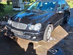 Schwarz Gebraucht 2005 Mercedes C180 Avantgarde Limousine | 4.500 € (Fairer Preis)