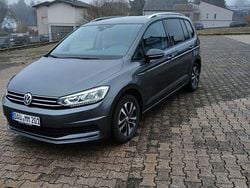 Grau Gebraucht 2019 VW Touran IQ Drive Van / Kleinbus | 19.990 € (Guter Preis)