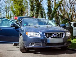 Blau Gebraucht 2013 Volvo V70 Summum Kombi | 11.500 € (Fairer Preis)
