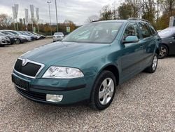 Grün Gebraucht 2006 Skoda Octavia Kombi | 2.950 € (Fairer Preis)