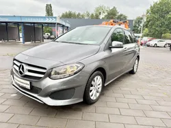 Grau Gebraucht 2016 Mercedes B180 Van / Kleinbus | 13.499 € (Guter Preis)