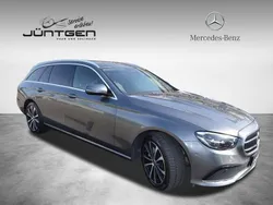 Grau Gebraucht 2022 Mercedes E300 Avantgarde Limousine | 37.888 € (Etwas zu teuer)