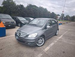 Grau Gebraucht 2009 Mercedes B200 Van / Kleinbus | 3.800 € (Guter Preis)
