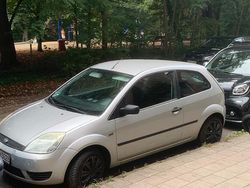 Grau Gebraucht 2005 Ford Fiesta Kleinwagen | 500 €