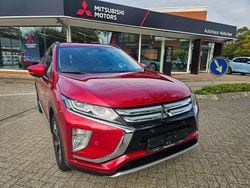 Dynamik rot Gebraucht 2018 Mitsubishi Eclipse Cross Diamant Edition SUV | 14.790 € (Fairer Preis)