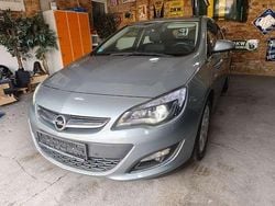 Silber Gebraucht 2013 Opel Astra Innovation Limousine | 3.500 € (Guter Preis)