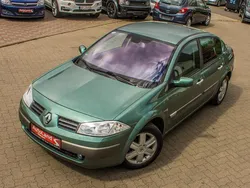 Grün Gebraucht 2005 Renault Mégane II Authentique Limousine | 3.999 € (Teuer)