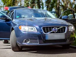 Blau Gebraucht 2013 Volvo V70 Summum Kombi | 9.999 € (Guter Preis)