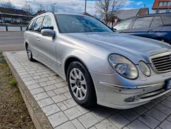 Silber Gebraucht 2004 Mercedes E270 Avantgarde Kombi | 6.500 €