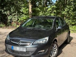 Schwarz Gebraucht 2013 Opel Astra Limousine | 3.500 € (Fairer Preis)