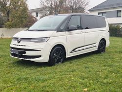 Weiß Gebraucht 2024 VW Multivan Edition Van | 65.000 €