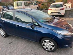 Blau Gebraucht 2010 Ford Fiesta Kleinwagen | 2.850 € (Fairer Preis)