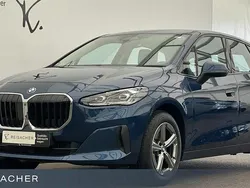 Blau Gebraucht 2024 BMW 218 Van / Kleinbus | 29.949 € (Fairer Preis)