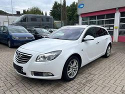 Weiß Gebraucht 2011 Opel Insignia Innovation Kombi | 2.950 € (Guter Preis)