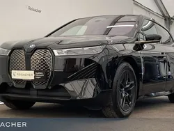 Saphirschwarz Gebraucht 2024 BMW iX Performance SUV | 61.999 € (Superpreis)