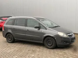 Grau Gebraucht 2009 Opel Zafira Van / Kleinbus | 2.550 € (Fairer Preis)