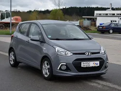 Grau Gebraucht 2015 Hyundai i10 Kleinwagen | 9.490 € (Teuer)