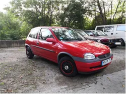 Rot Gebraucht 2000 Opel Corsa Limousine | 1.750 € (Teuer)