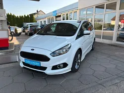 Weiß Gebraucht 2018 Ford S-MAX ST-Line Van / Kleinbus | 19.490 € (Fairer Preis)