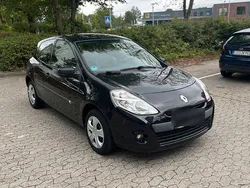 Grau Gebraucht 2010 Renault Clio III Limousine | 2.499 € (Guter Preis)