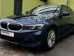 Phytonicblau metallic (metallic) Gebraucht 2023 BMW 318 Kombi | 29.380 € (Fairer Preis)