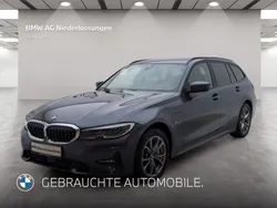 Grau Gebraucht 2022 BMW 330e Sport Line Kombi | 30.706 € (Fairer Preis)