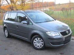 Grau Gebraucht 2007 VW Touran Van / Kleinbus | 5.990 € (Fairer Preis)