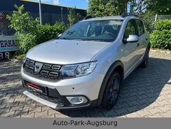 Grau Gebraucht 2017 Dacia Sandero Celebration Kleinwagen | 9.980 € (Guter Preis)