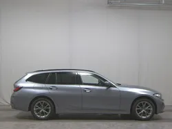 Grau Gebraucht 2023 BMW 320 Shadowline Kombi | 26.680 € (Superpreis)
