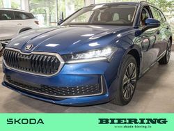 Blau Neu 2025 Skoda Superb Selection Kombi | 39.680 € (Superpreis)
