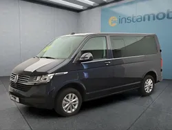 Blau Gebraucht 2023 VW Caravelle Van / Kleinbus | 50.949 €