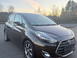 Braun Gebraucht 2017 Hyundai ix20 Premium Kleinwagen | 8.990 € (Fairer Preis)
