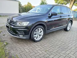 Schwarz Gebraucht 2017 VW Tiguan Highline SUV | 17.900 €