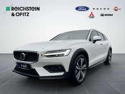 Crystalwhite pearl Gebraucht 2024 Volvo V60 CC Plus Kombi | 49.990 € (Fairer Preis)