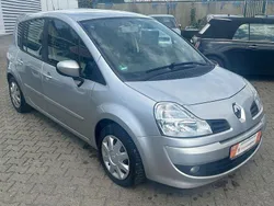 Grau Gebraucht 2008 Renault Grand Modus Dynamique Van / Kleinbus | 3.495 € (Etwas zu teuer)