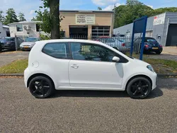 Weiß Gebraucht 2017 VW up! Kleinwagen | 8.500 € (Fairer Preis)