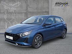 Vibrant blue / mic Neu 2025 Hyundai i20 Trend Limousine | 22.680 € (Etwas zu teuer)