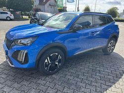 Blau Gebraucht 2023 Peugeot 2008 Allure SUV | 17.977 € (Guter Preis)