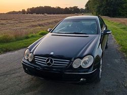 Schwarz Gebraucht 2002 Mercedes CLK240 Elegance Coupé | 3.000 € (Etwas zu teuer)