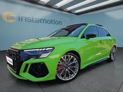Grün Gebraucht 2023 Audi RS3 Sportback Kleinwagen | 61.199 € (Teuer)
