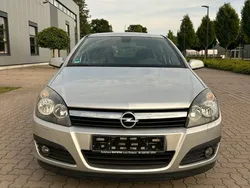 Silber Gebraucht 2006 Opel Astra Limousine | 1.999 € (Guter Preis)