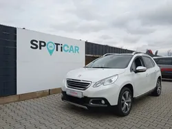 Weiß Gebraucht 2015 Peugeot 2008 Allure SUV | 10.991 € (Fairer Preis)