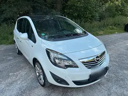 Weiß Gebraucht 2011 Opel Meriva Van / Kleinbus | 2.500 € (Superpreis)
