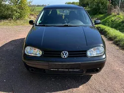 Schwarz Gebraucht 2003 VW Golf IV Kleinwagen | 1.499 € (Fairer Preis)